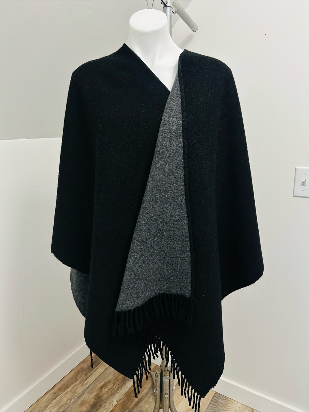 Talbots wool shawl wrap made in Italy black gray soft